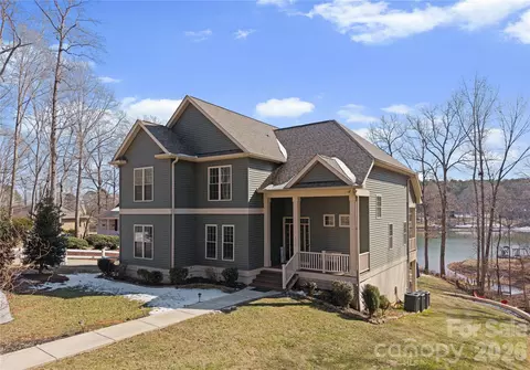 4478 Power Dr, Sherrills Ford, NC 28673