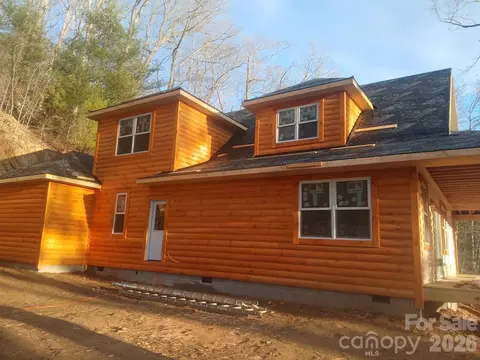 282 Megan Dr, Clyde, NC 28721 photo 2
