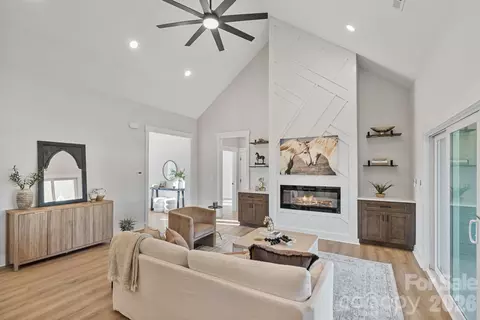 1135 Stonegate Dr, Salisbury, NC 28147