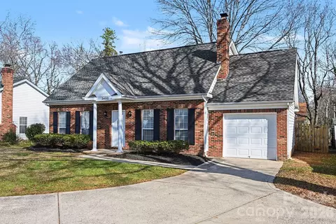 3402 Mayhurst Dr, Indian Trail, NC 28079