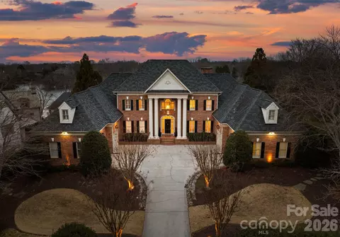 8721 Lake Challis Ln, Charlotte, NC 28226