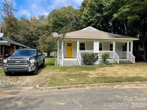 115 Powell St, Swannanoa, NC 28778