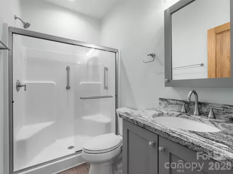 Bath - 472 Cardinal Rd, Brevard, NC 28712 photo 3 of 3