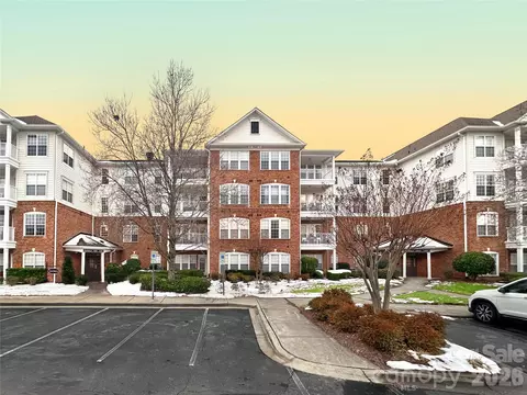 14608 Via Sorrento Dr, Charlotte, NC 28277