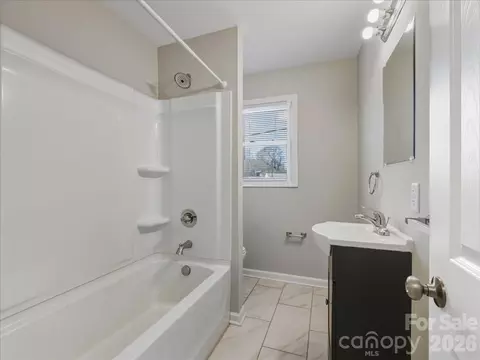 Bath - 200 Blacksnake Rd, Stanley, NC 28164 photo 3 of 4