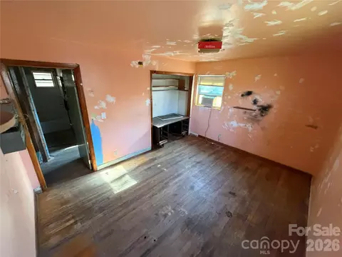 Bedroom - 89 Whippoorwill Rd, Brevard, NC 28712 photo 1 of 2