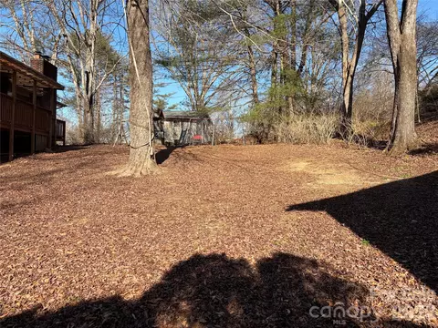 Exterior - 89 Whippoorwill Rd, Brevard, NC 28712 photo 3 of 4