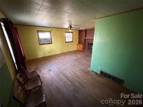 Living - 89 Whippoorwill Rd, Brevard, NC 28712 photo 1 of 3