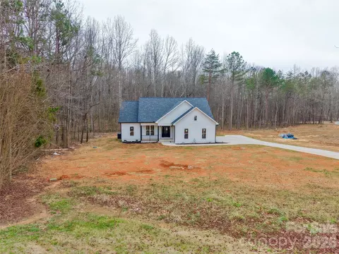 487 S 8th Ave, Maiden, NC 28650