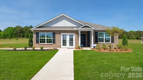 65 Creekwalk Ln, Waynesville, NC 28785