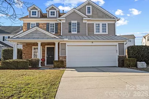 13715 Rutherglen Ct, Charlotte, NC 28213