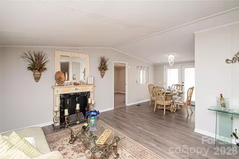 Living - 2345 Kingsburry Rd, York, SC 29745 photo 2 of 8