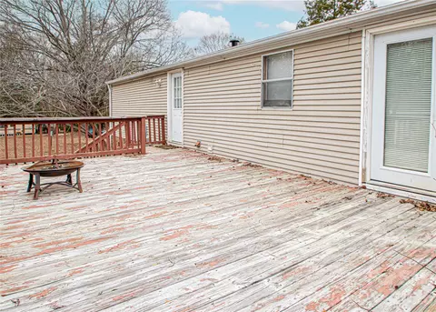 Exterior - 2345 Kingsburry Rd, York, SC 29745 photo 4 of 7