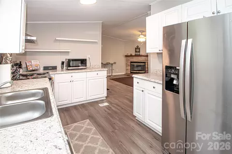 Kitchen - 2345 Kingsburry Rd, York, SC 29745 photo 5 of 5