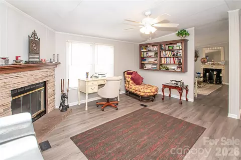 Living - 2345 Kingsburry Rd, York, SC 29745 photo 5 of 8
