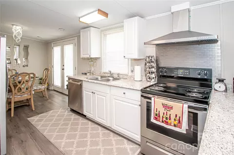 Kitchen - 2345 Kingsburry Rd, York, SC 29745 photo 2 of 5