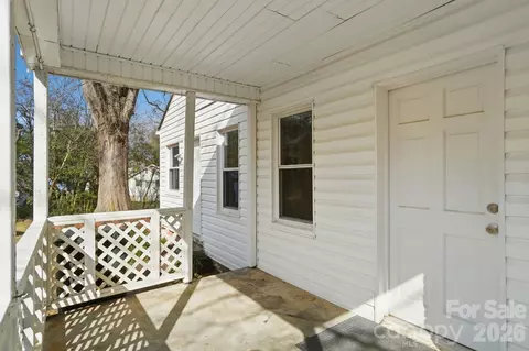 Exterior - 406 N Thompson St, Monroe, NC 28112 photo 3 of 5