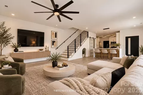 2007 South St, Charlotte, NC 28208
