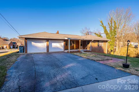 620 Diamondhead Ne Dr NE, Lenoir, NC 28645