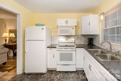 Kitchen - 101 Boyd Apt 2b Dr # 2B, Flat Rock, NC 28731 photo 4 of 4