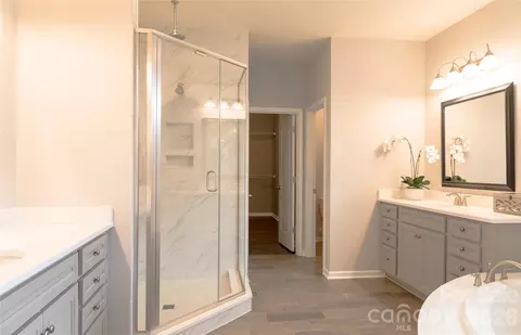 Bath - 2104 Riverbend Ave, Monroe, NC 28110 photo 2 of 2