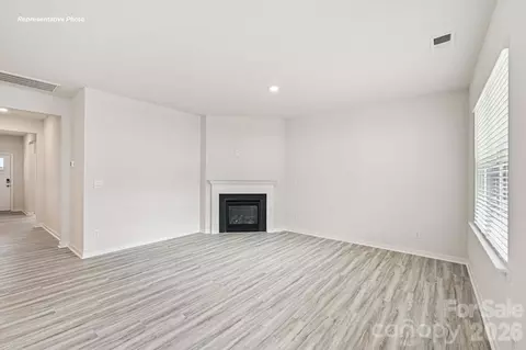 471 Dazzle Loop, Newton, NC 28658 photo 3