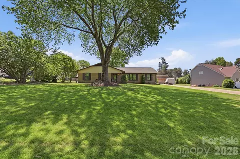 125 Southwood Park Rd, Mooresville, NC 28117