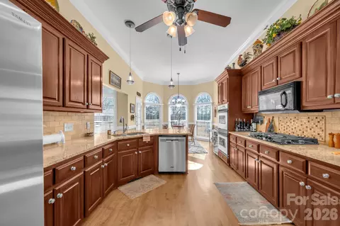 Kitchen - 5432 E Highway 218 Hwy, Monroe, NC 28110 photo 2 of 3