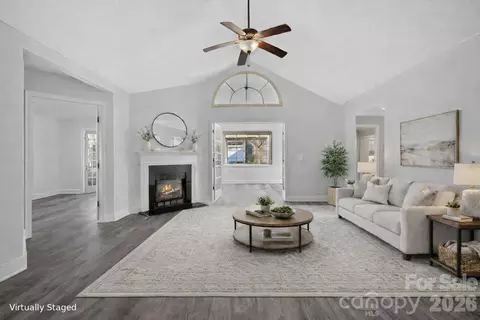 6 Mountain Meadow Cir, Weaverville, NC 28787