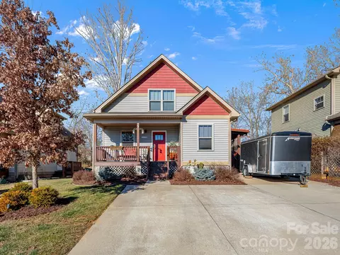 5 Yarrow Meadow Rd, Weaverville, NC 28787