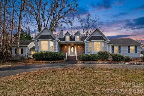 21133 Rio Oro Dr, Cornelius, NC 28031