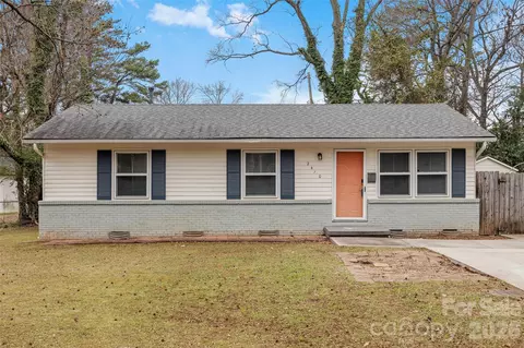 2410 Carrington Ct, Charlotte, NC 28208