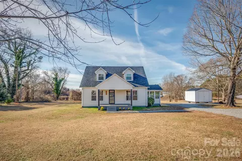1206 Oakland Rd, Forest City, NC 28043