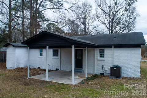 Exterior - 3115 Crestview Dr, Florence, SC 29501 photo 2 of 2