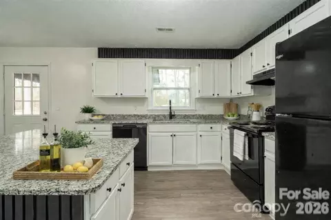 Kitchen - 3115 Crestview Dr, Florence, SC 29501 photo 3 of 7