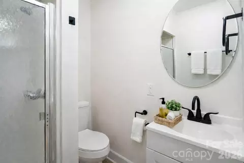 Bath - 3115 Crestview Dr, Florence, SC 29501 photo 3 of 4