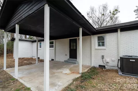 Exterior - 3115 Crestview Dr, Florence, SC 29501 photo 1 of 2