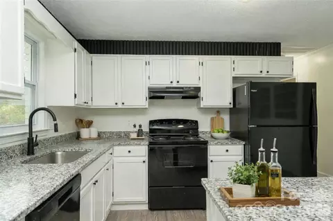 Kitchen - 3115 Crestview Dr, Florence, SC 29501 photo 2 of 7