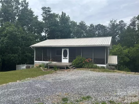 1169 Rickman Creek Rd, Franklin, NC 28734