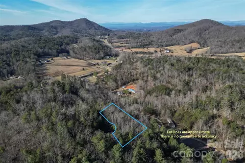 3124 Mountain Laurel Dr, Lenoir, NC 28645