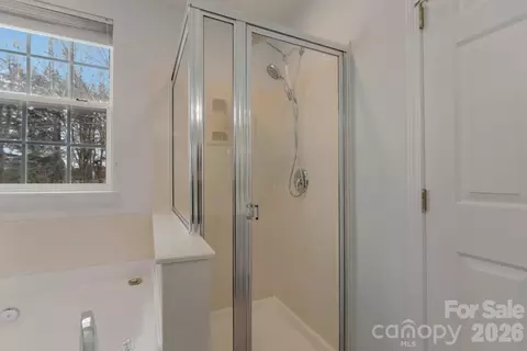 Bath - 7948 Mariners Pointe Cir, Denver, NC 28037 photo 3 of 4