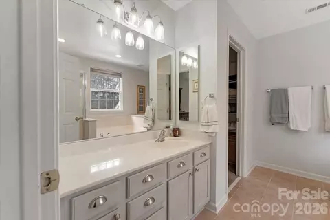 Bath - 7948 Mariners Pointe Cir, Denver, NC 28037 photo 1 of 4