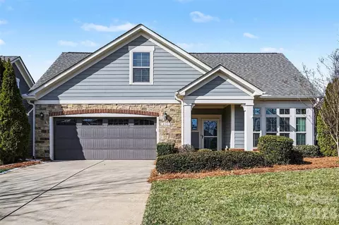8315 Parknoll Dr, Huntersville, NC 28078