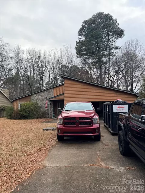 10915 Fox Mill Ln, Charlotte, NC 28277