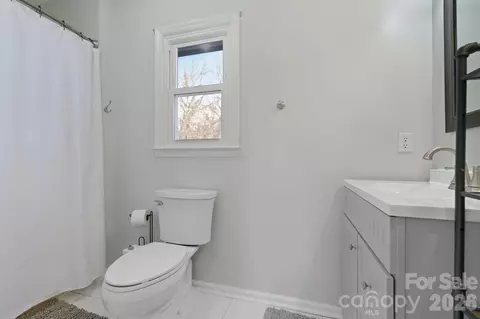 Bath - 122 E Cj Thomas Rd, Monroe, NC 28110 photo 2 of 3