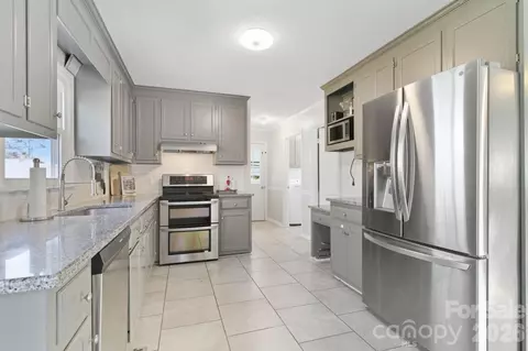 Kitchen - 122 E Cj Thomas Rd, Monroe, NC 28110 photo 2 of 2