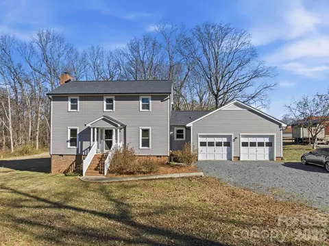 Exterior - 122 E Cj Thomas Rd, Monroe, NC 28110 photo 2 of 6