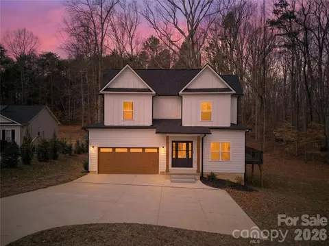 140 Meadowfall Ln, Troutman, NC 28166