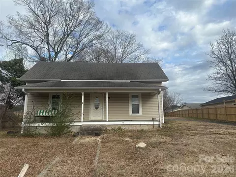214 S Main St, Faith, NC 28041