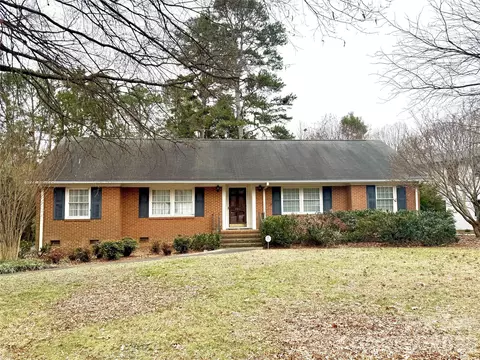 301 Wingrave Dr, Charlotte, NC 28270
